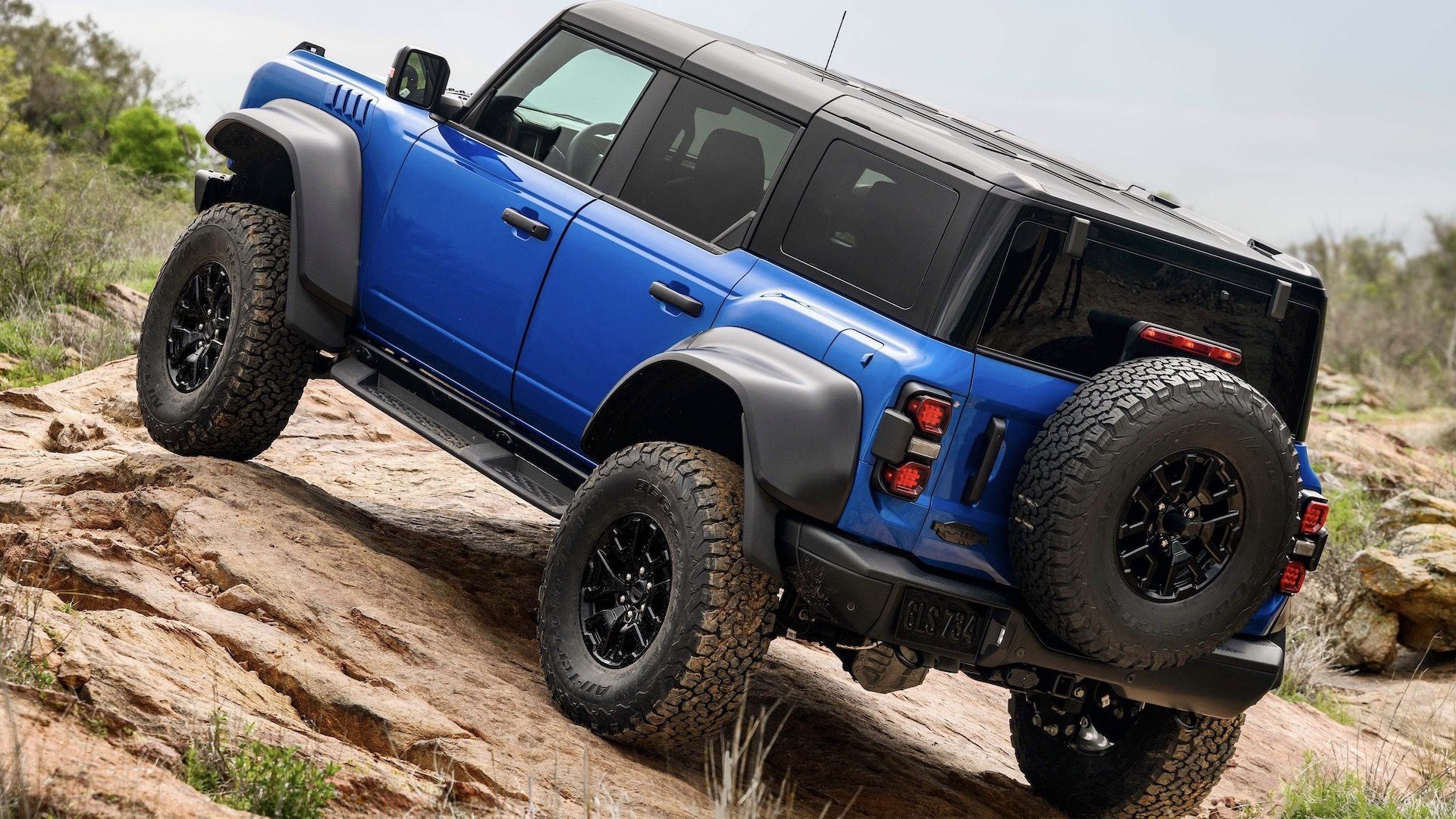 Ford Bronco Raptor 2025 года, вид сзади, три четверти