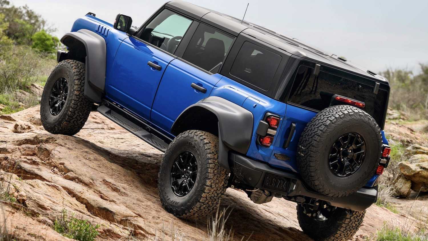 Ford Bronco Raptor 2025 года, вид сзади, три четверти
