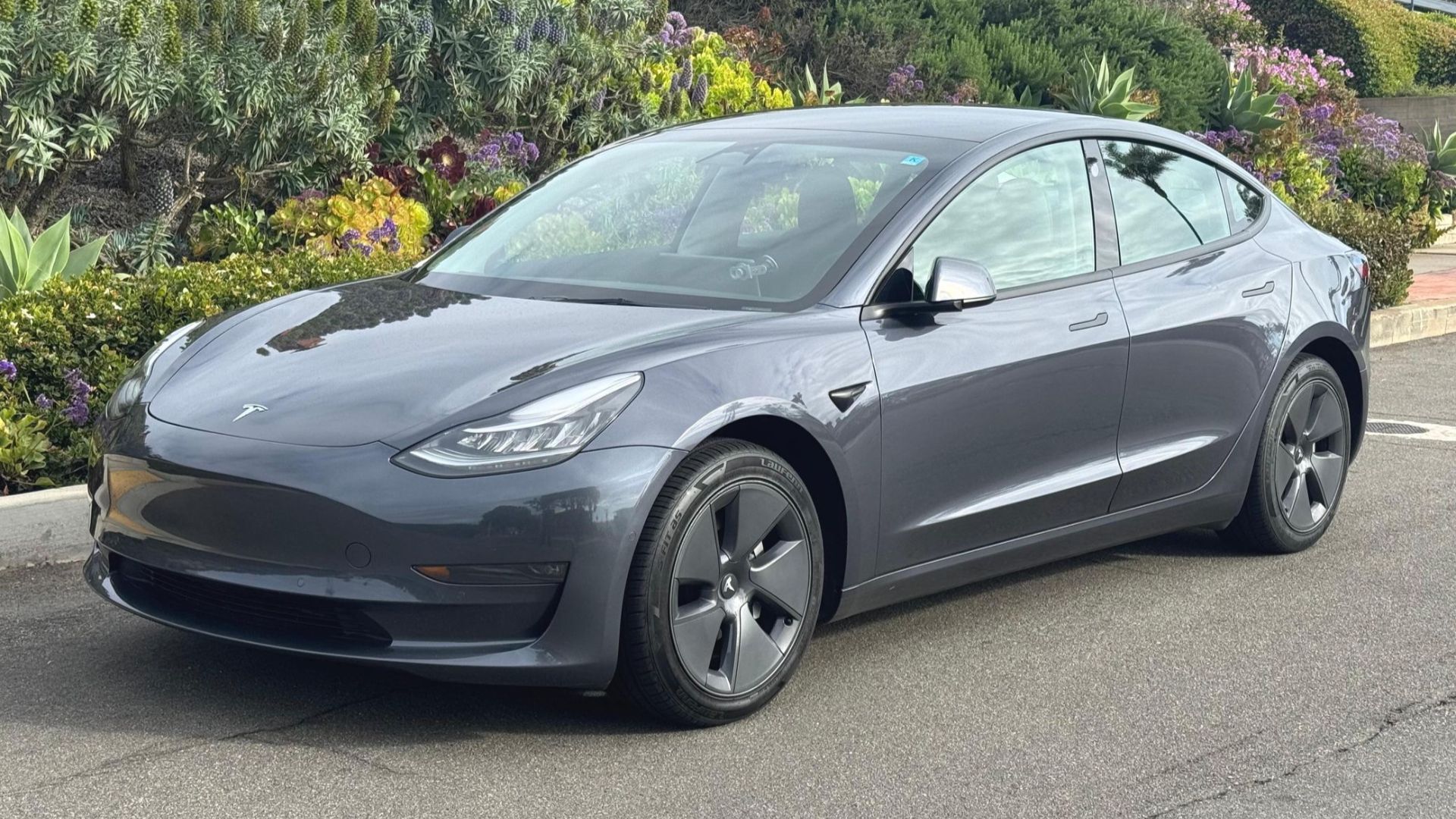 2022 Tesla Model 3 front nearside quarter