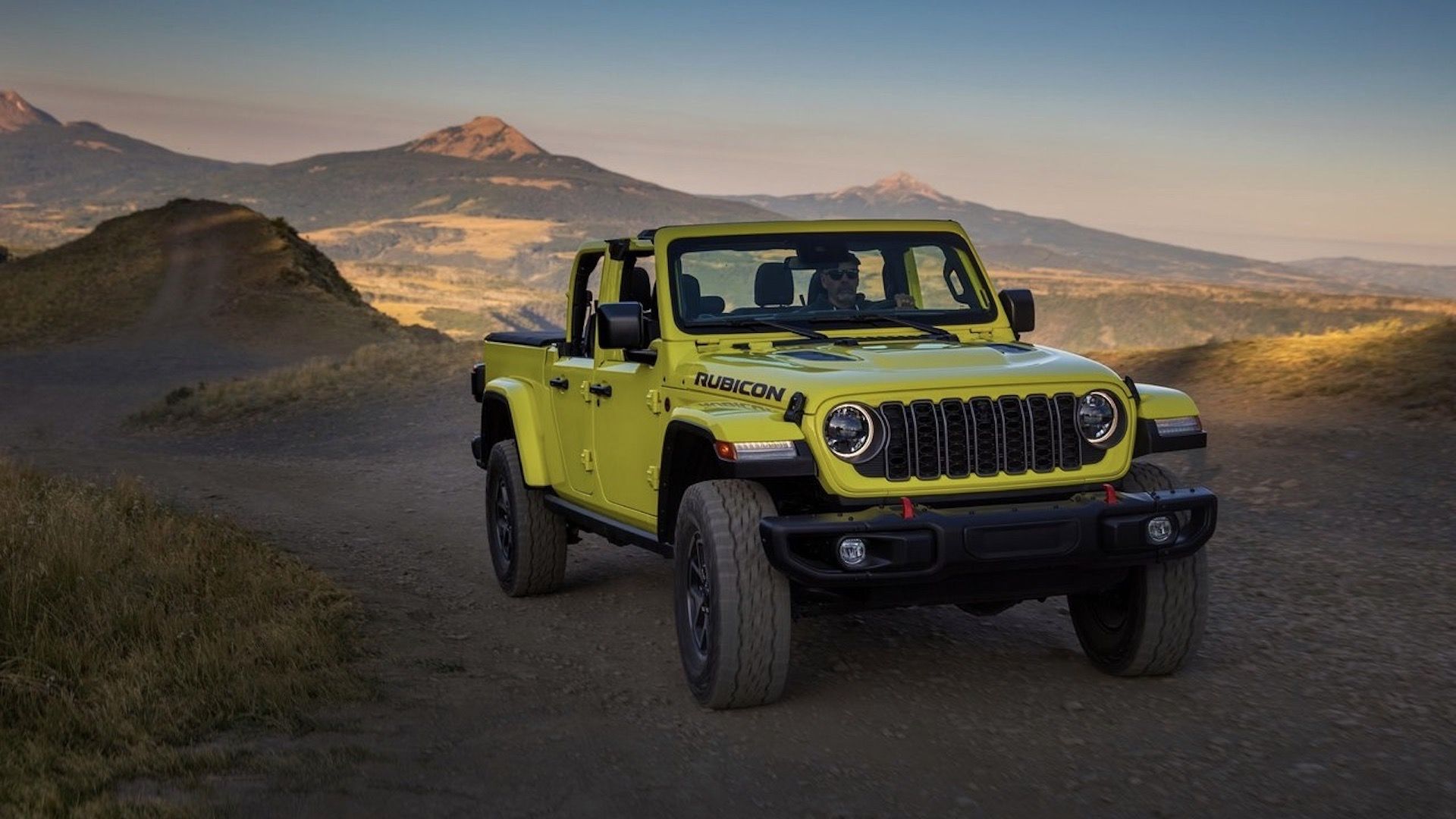 Jeep Gladiator 2024 года, вид спереди, три четверти