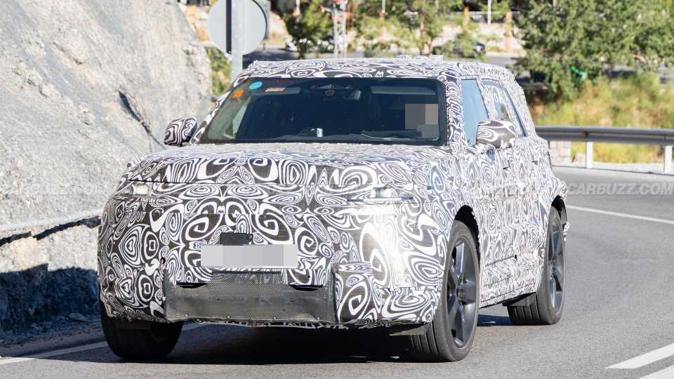Land Rover Defender Sport Spied Undergoing Hot Weather Testing