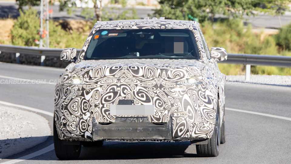Land Rover Defender Sport Spied Undergoing Hot Weather Testing