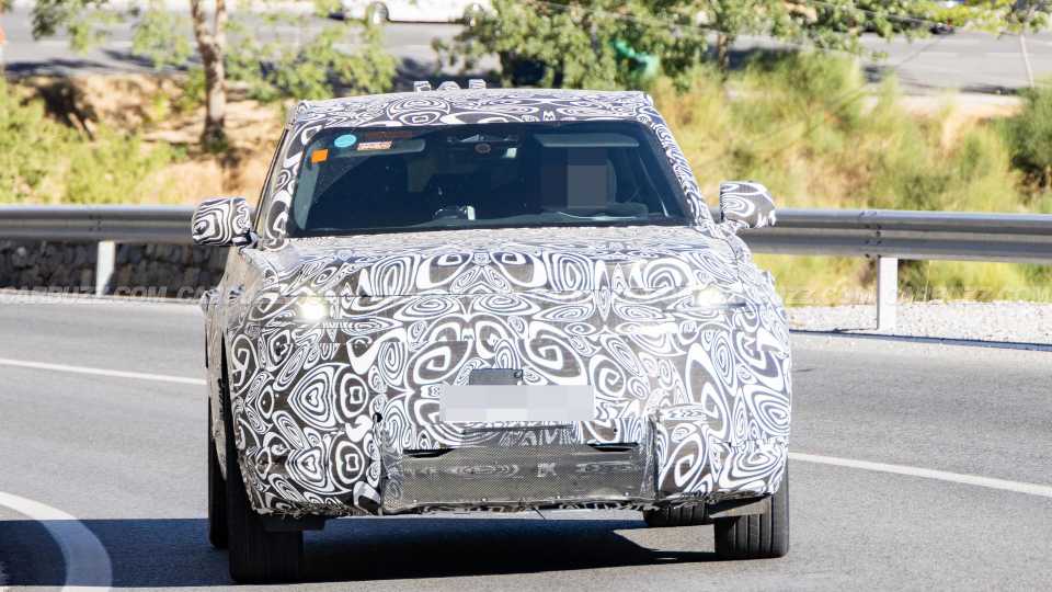 Land Rover Defender Sport Spied Undergoing Hot Weather Testing