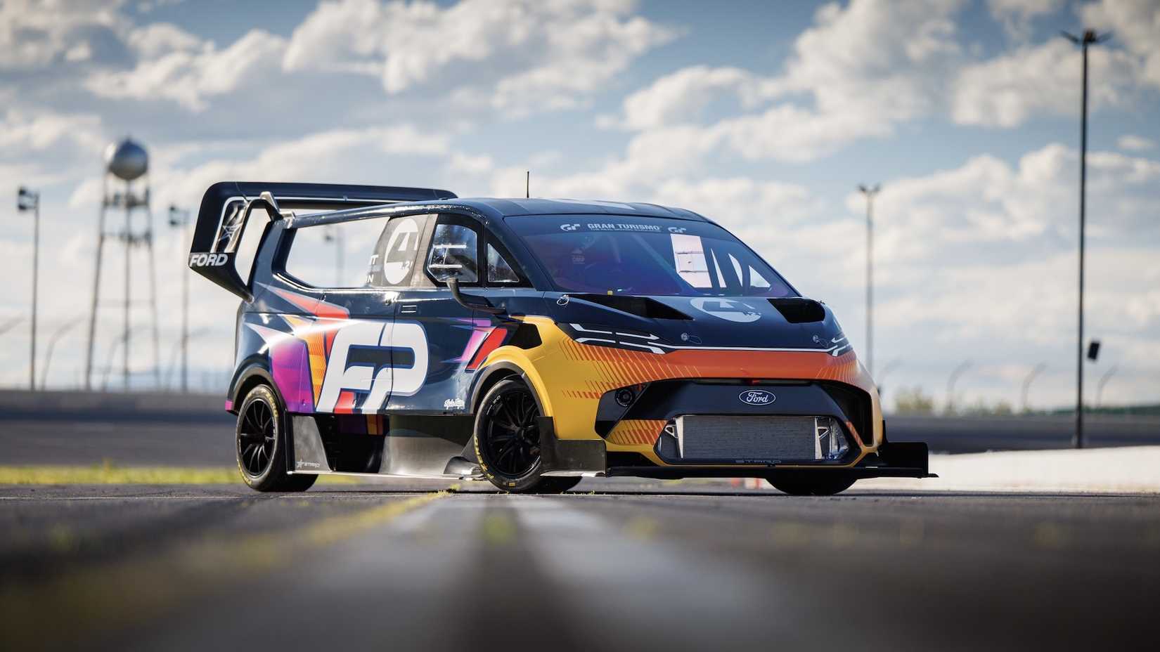 2023 Ford Supervan 4.2 prednji, tri četvrtine