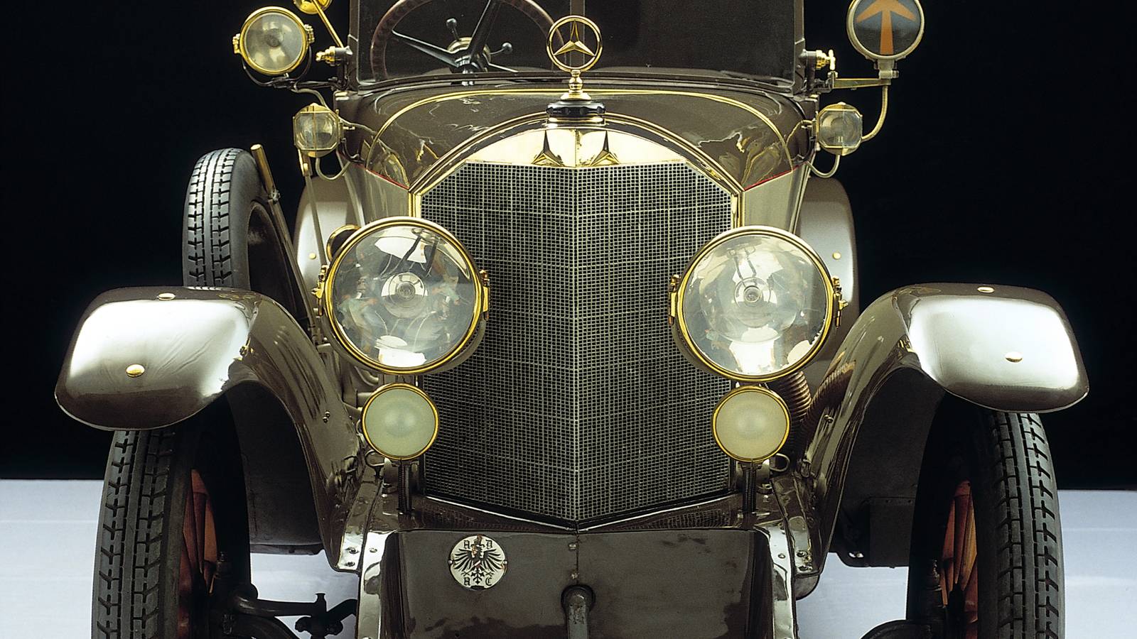 The Honeycomb Radiator Design Revolutionized Combustion Engine Cooling