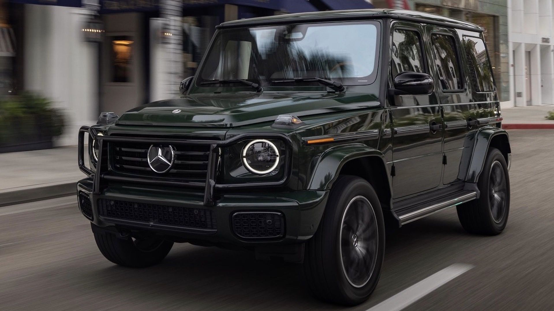 Mercedes-Benz G550 2025 года, вид спереди в три четверти