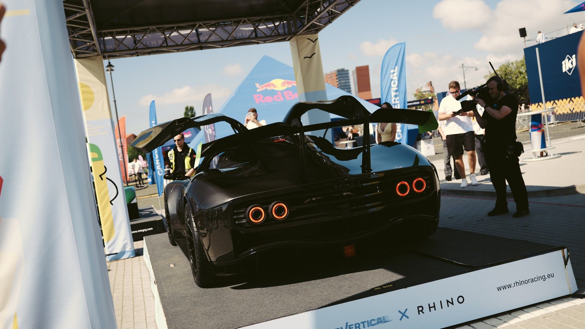 Rhino Racing RR01 Supercar Ready For Production, Now With Ford V8 Power