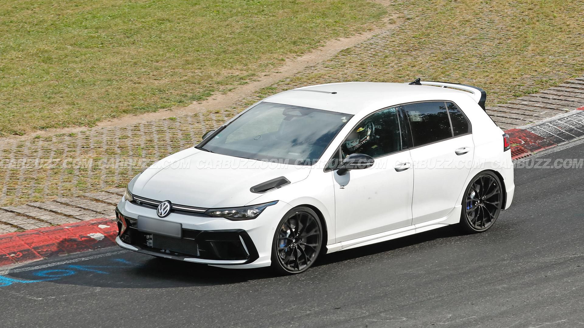 Volkswagen Golf R 350: новый уровень мощности и драйва