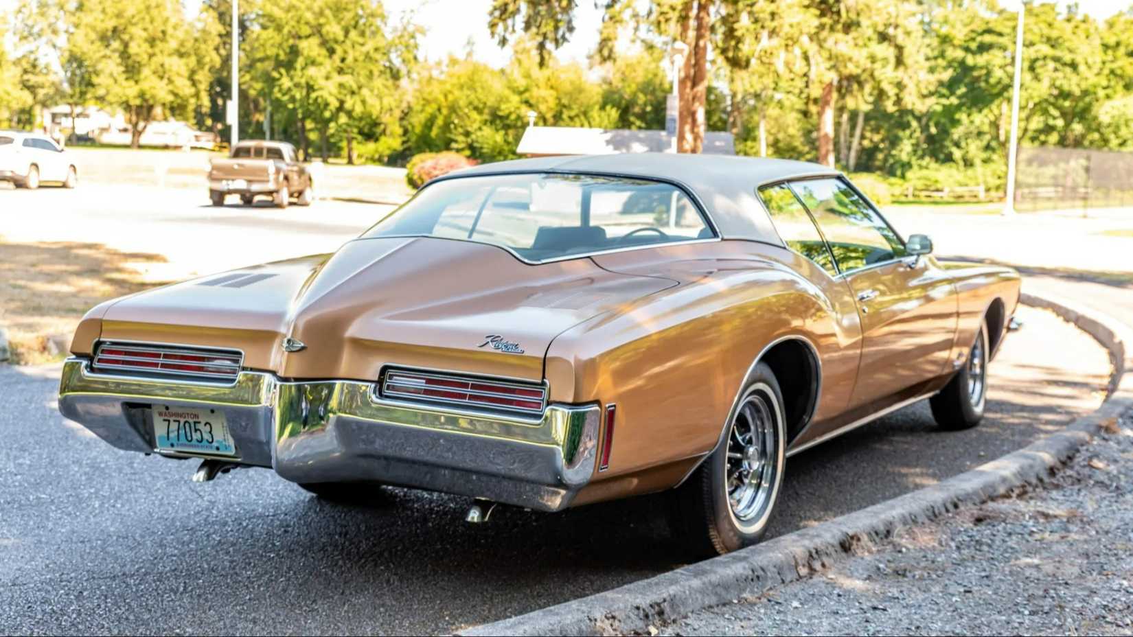 1971_buick_riviera_gs_rear