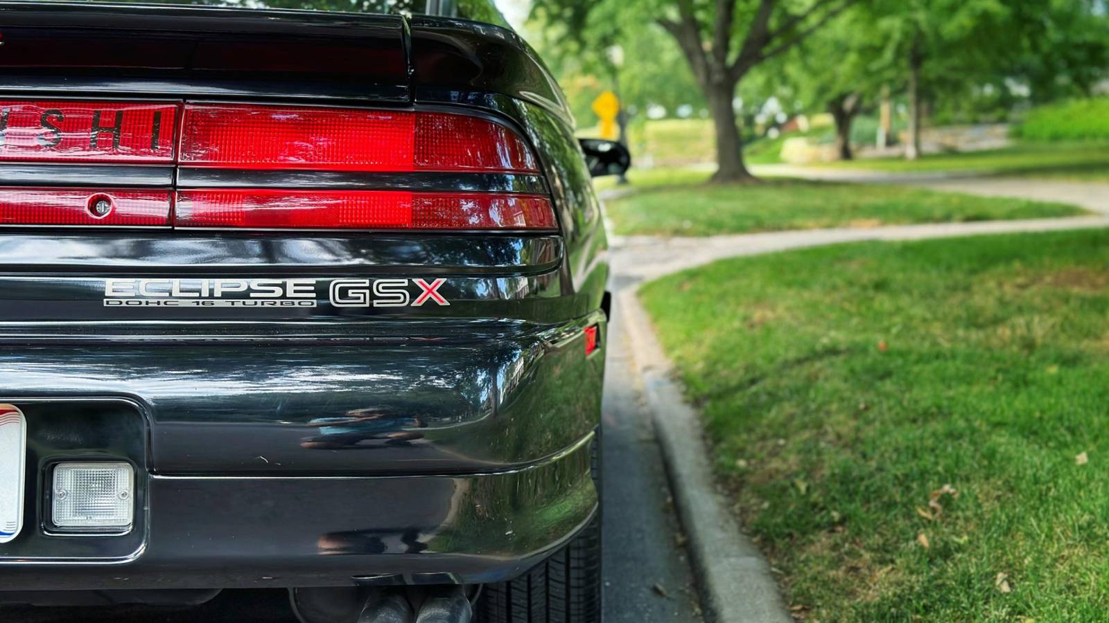 Eclipse Gen1 Mitsubishi's First-Gen Eclipse Is Now A '90s Icon