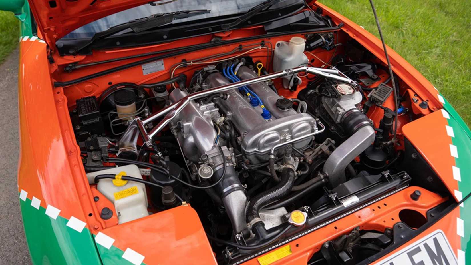 1991 Mazda MX-5 LM Edition Engine top