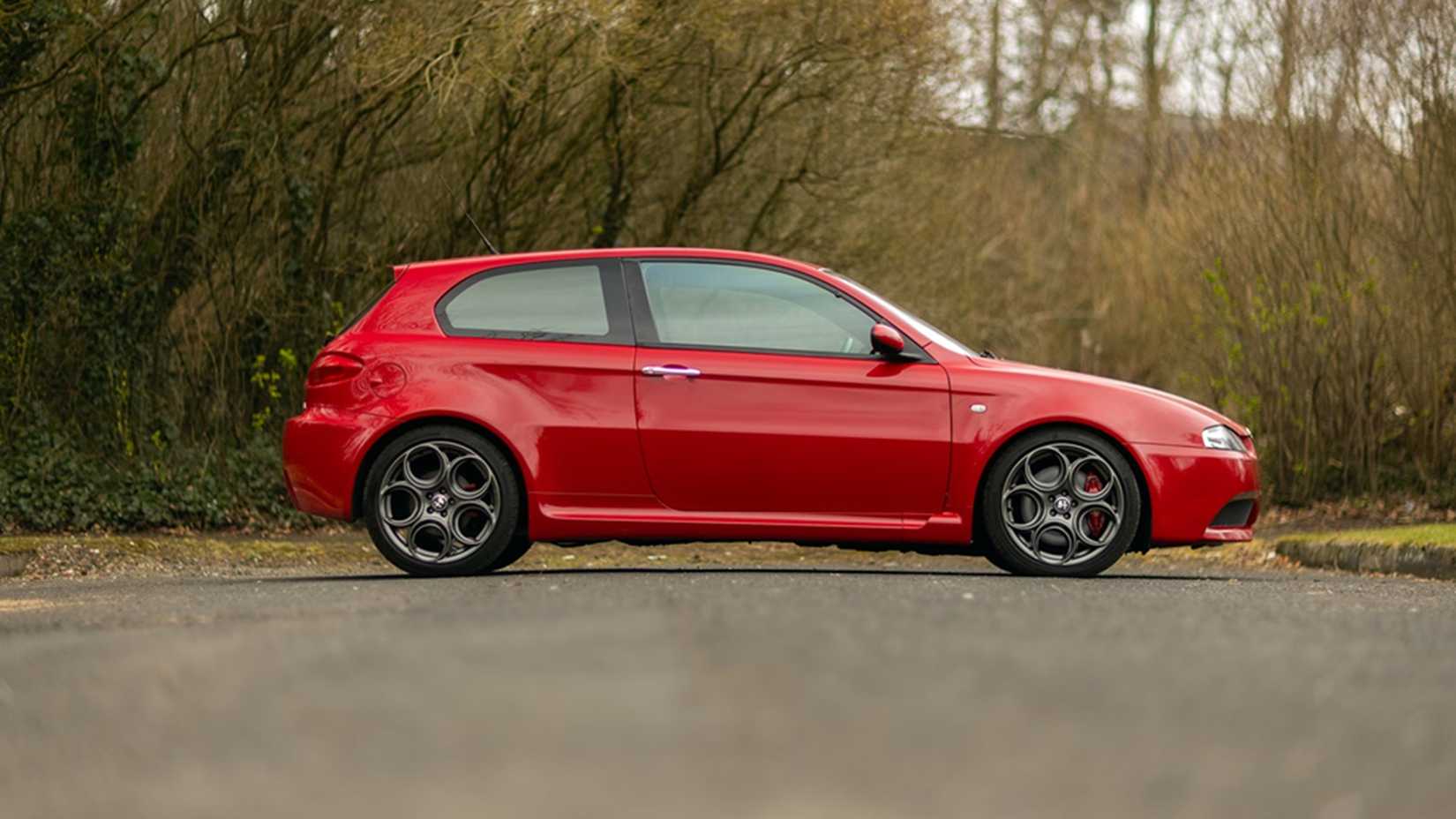 The Alfa Romeo 147 GTA Is An Unhinged Hot Hatch - Ilintanum.com