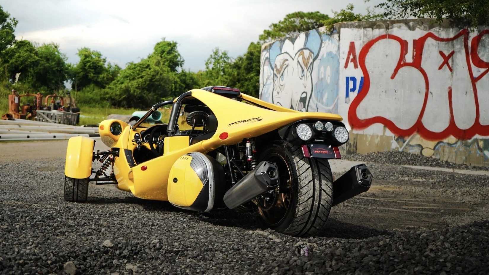 Campagna T-REX RR: Canada's High-Performance Three-Wheeler