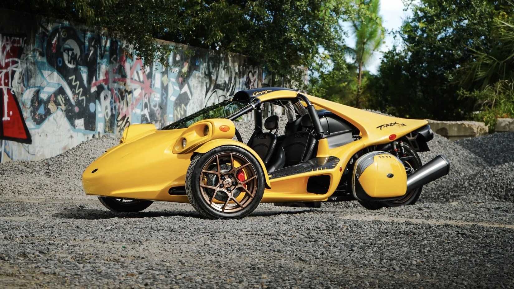Campagna T-REX RR: Canada's High-Performance Three-Wheeler