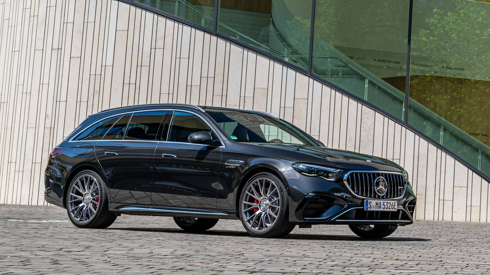 Mercedes-AMG E53 Hybrid Wagon 2026 для США