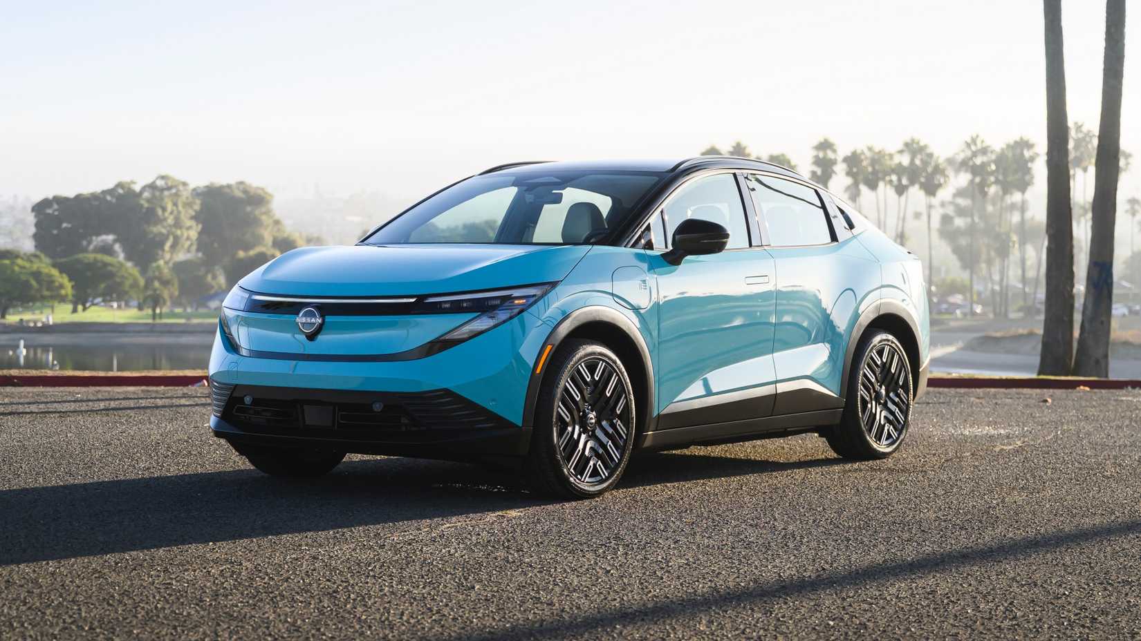 2026 Nissan Leaf Platinum+ Exterior 5 Front Quarter