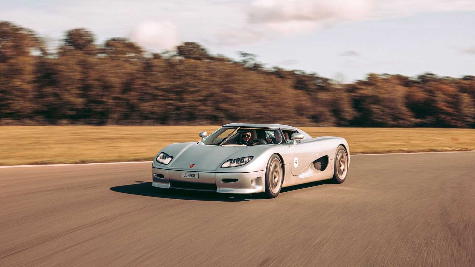 Koenigsegg CC8S: The Pioneering Swedish Supercar with Carbon Fiber Body
