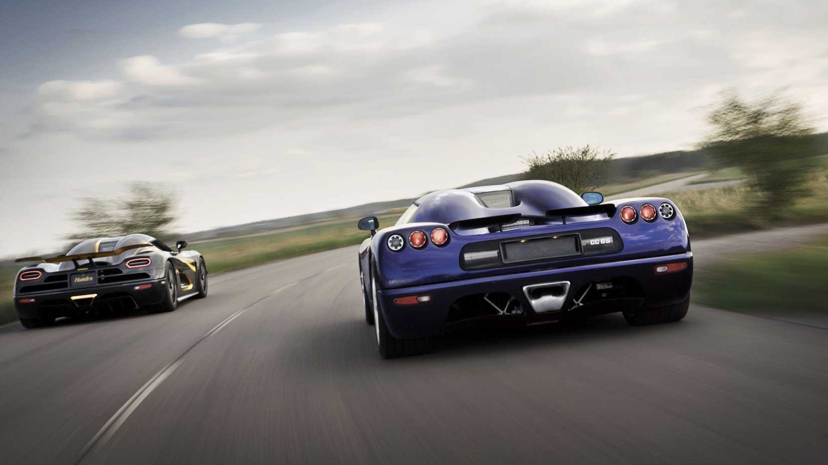 Koenigsegg CC8S: The Pioneering Swedish Supercar with Carbon Fiber Body