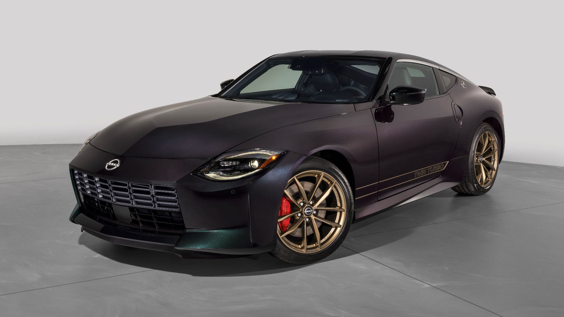 Nissan Z Heritage Edition Blends 1990s 300ZX And GT-R Cues