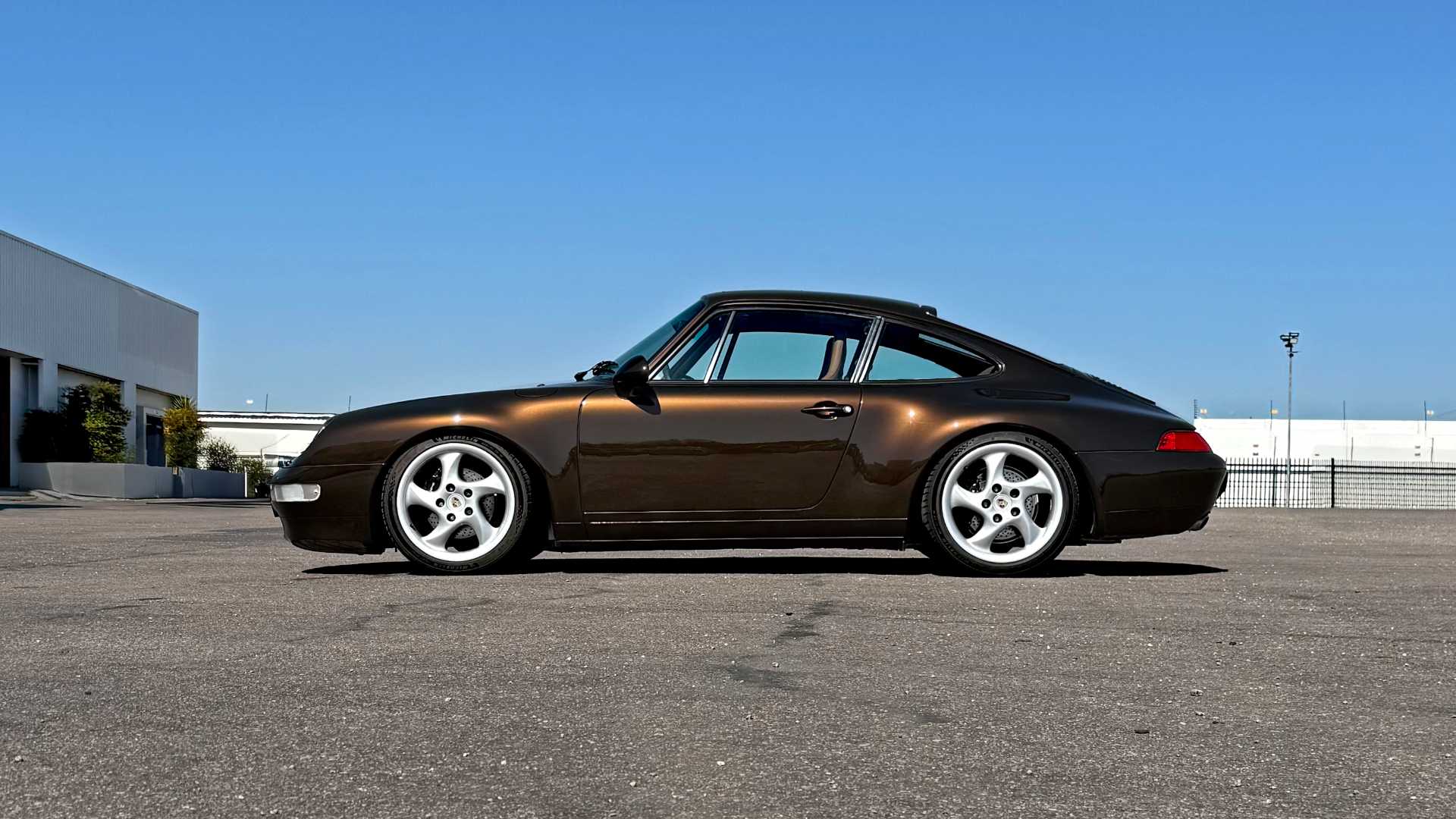 Dutchmann Dutchmann's 993 Porsche Is A Love-Letter To The Narrow-Body 911 ...