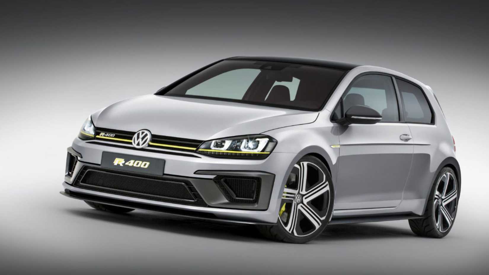 Volkswagen Golf R400 front quarter