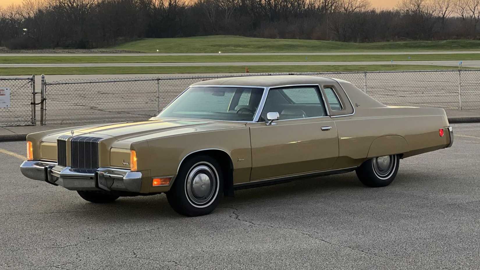 Chrysler Imperial LeBaron front quarter