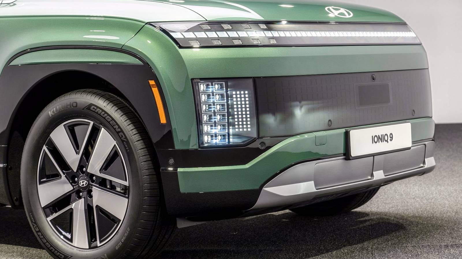 10 Electric Vehicles That Can Be Charged In Under 30 Minutes