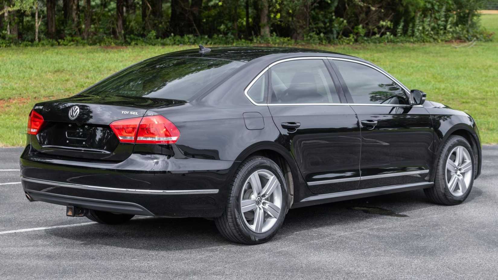 2015 Volkswagen Passat TDI rear quarter