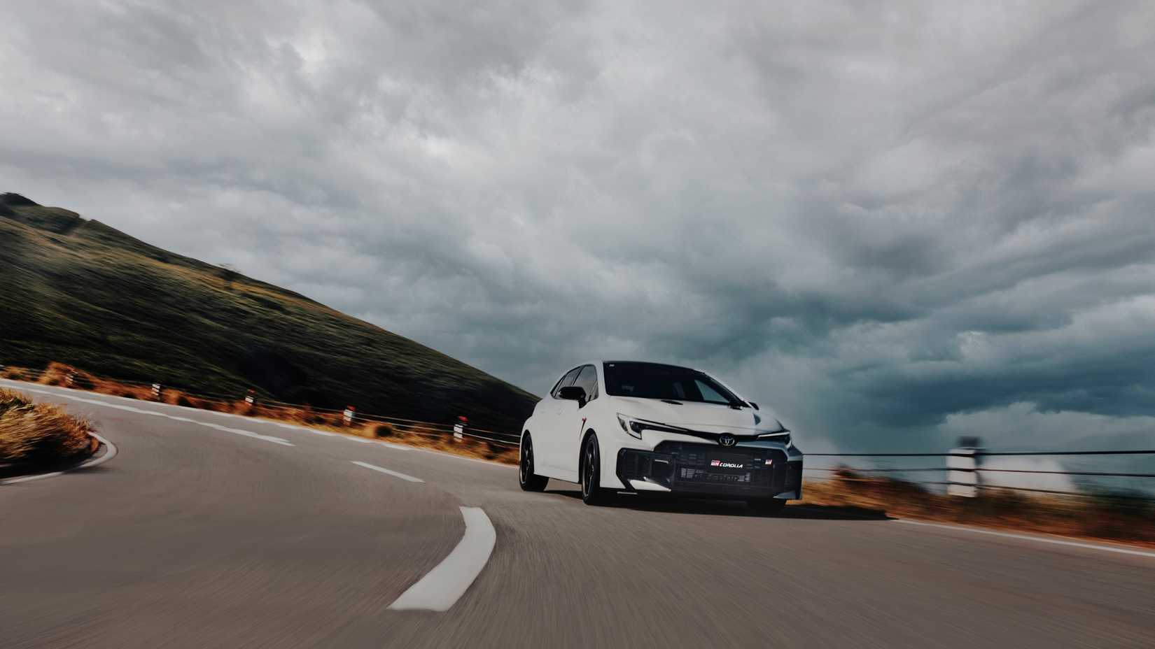 Toyota GR Corolla 2025 — обновленная мощь и динамика