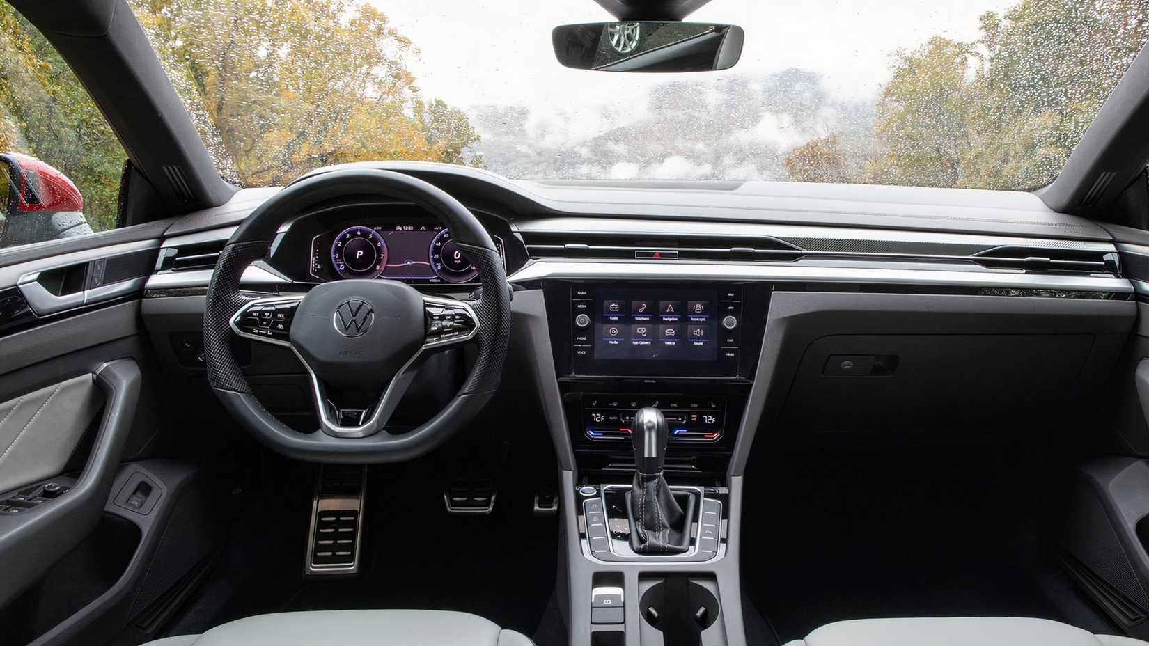 2022 Volkswagen Arteon interior