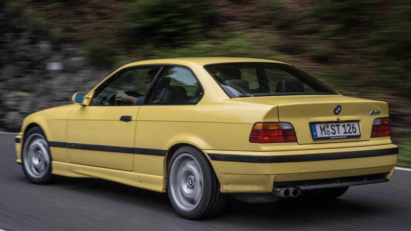 BMW E36 M3 vs Acura NSX: 90s Power-Density Showdown