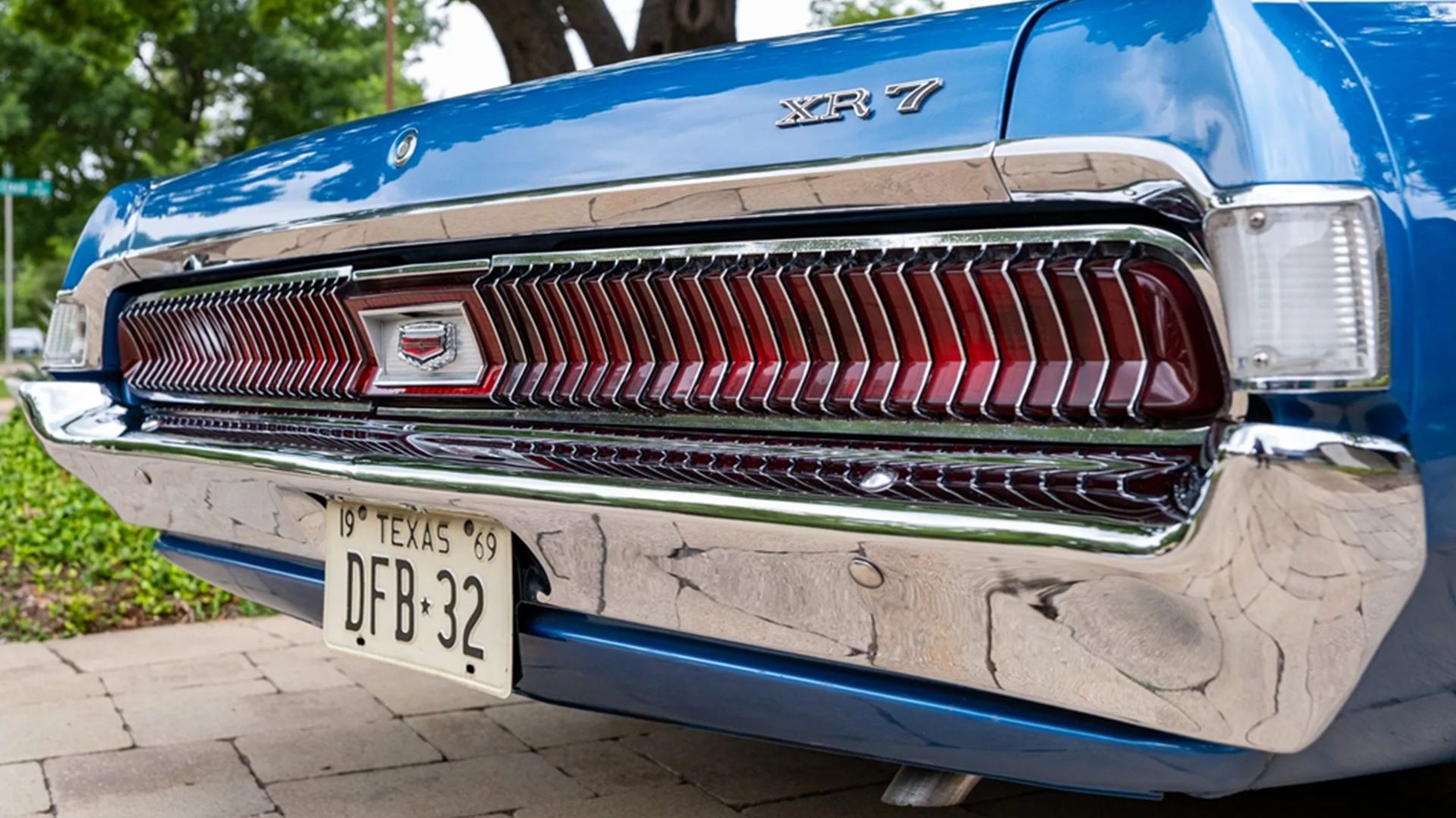 1969-mercury-cougar-xr-7-tail.