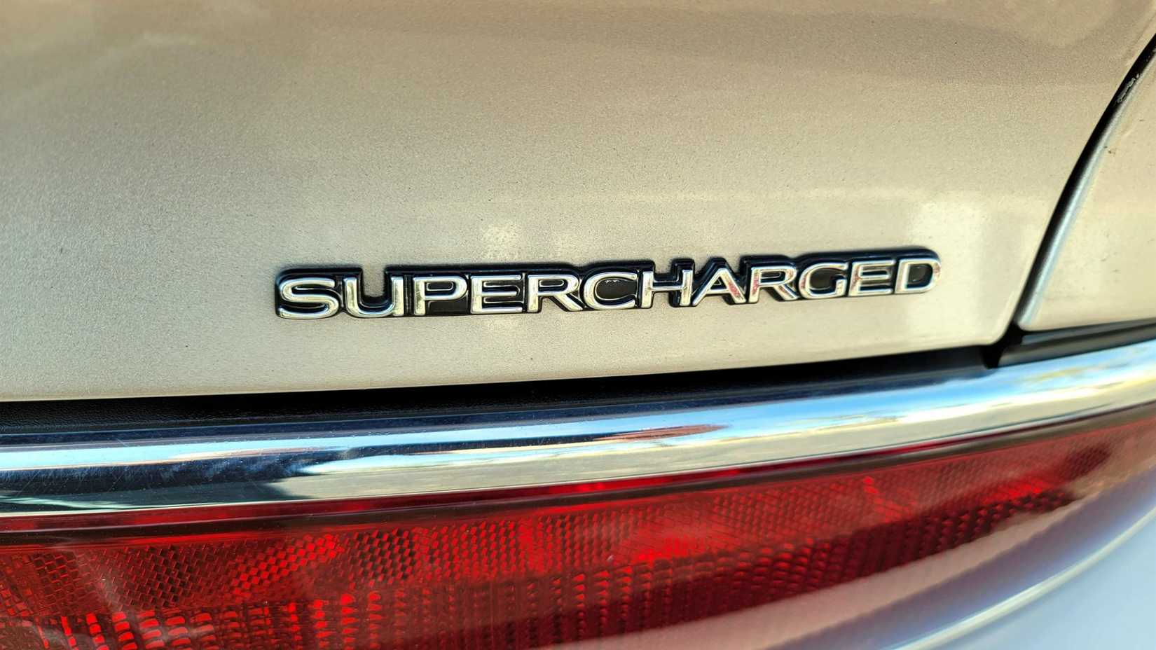 1995_buick_riviera_badge2