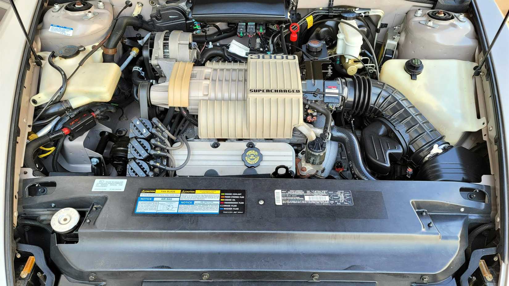 1995_buick_riviera_engine1