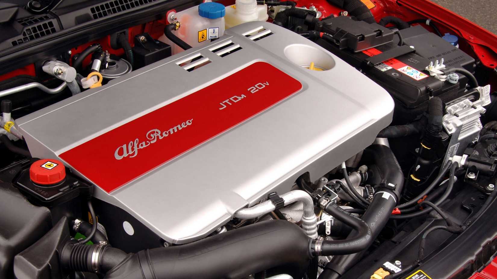 Alfa Romeo Built A Gorgeous Turbocharged Five-Cylinder Spider, But There  Was A Huge Problem