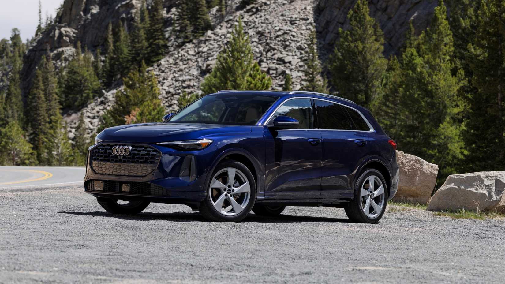 2025 Audi Q5 front 3/4