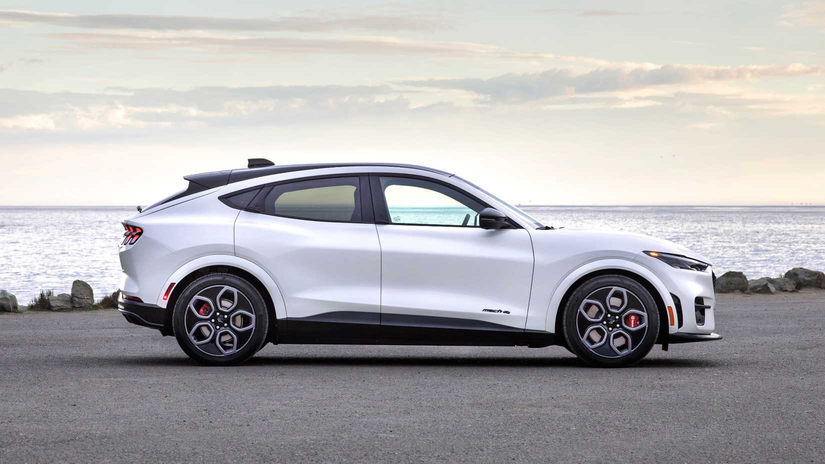 2026-mustang-mach-e-gt-california-special-11