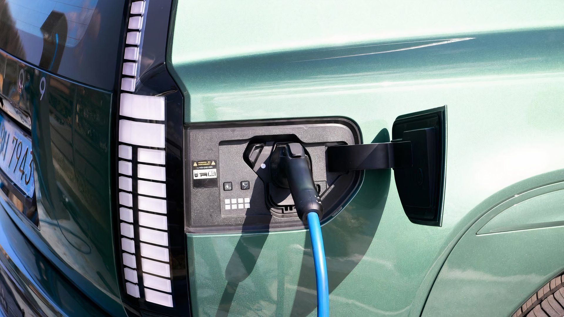 EV Tax Credits Expire: Lease Prices Soar for Electric Vehicles