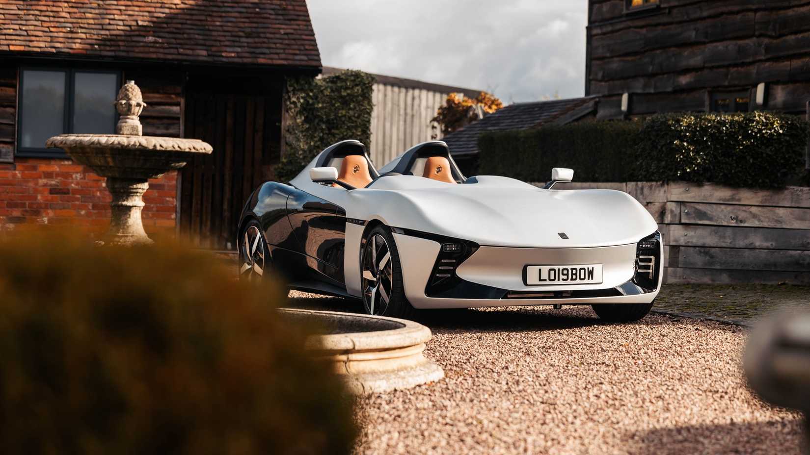 The Longbow Roadster Was An EV Lighter And Much Faster Than A Mazda Miata