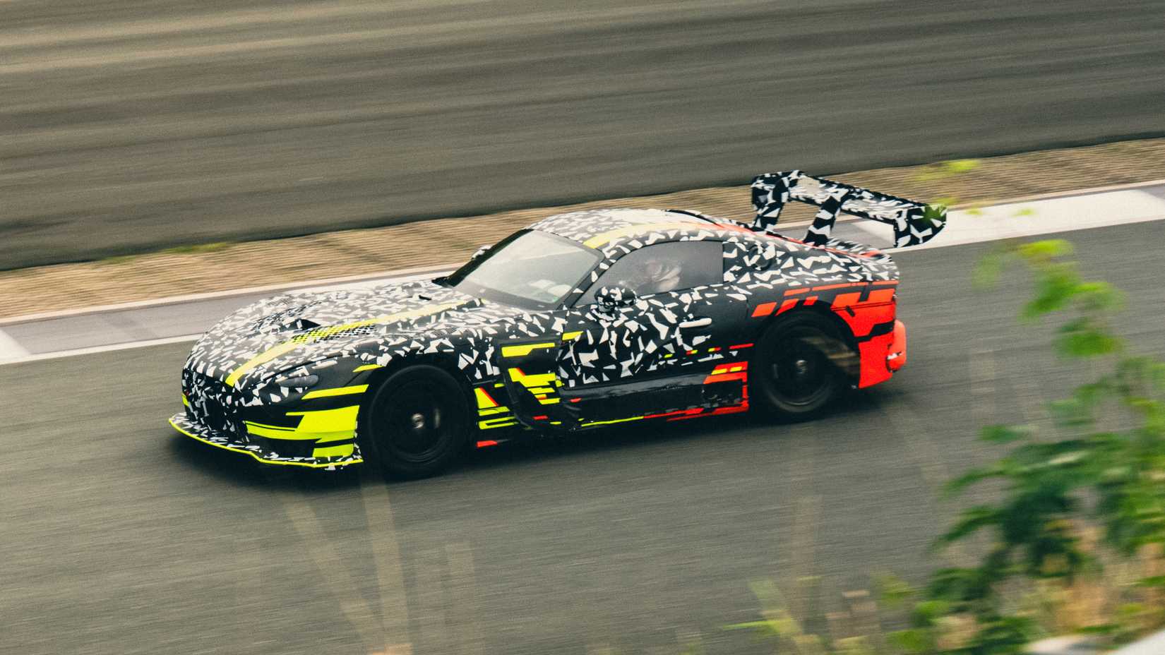 Mercedes-AMG GT Track Sport Concept Looks Ready To Battle The Porsche ...