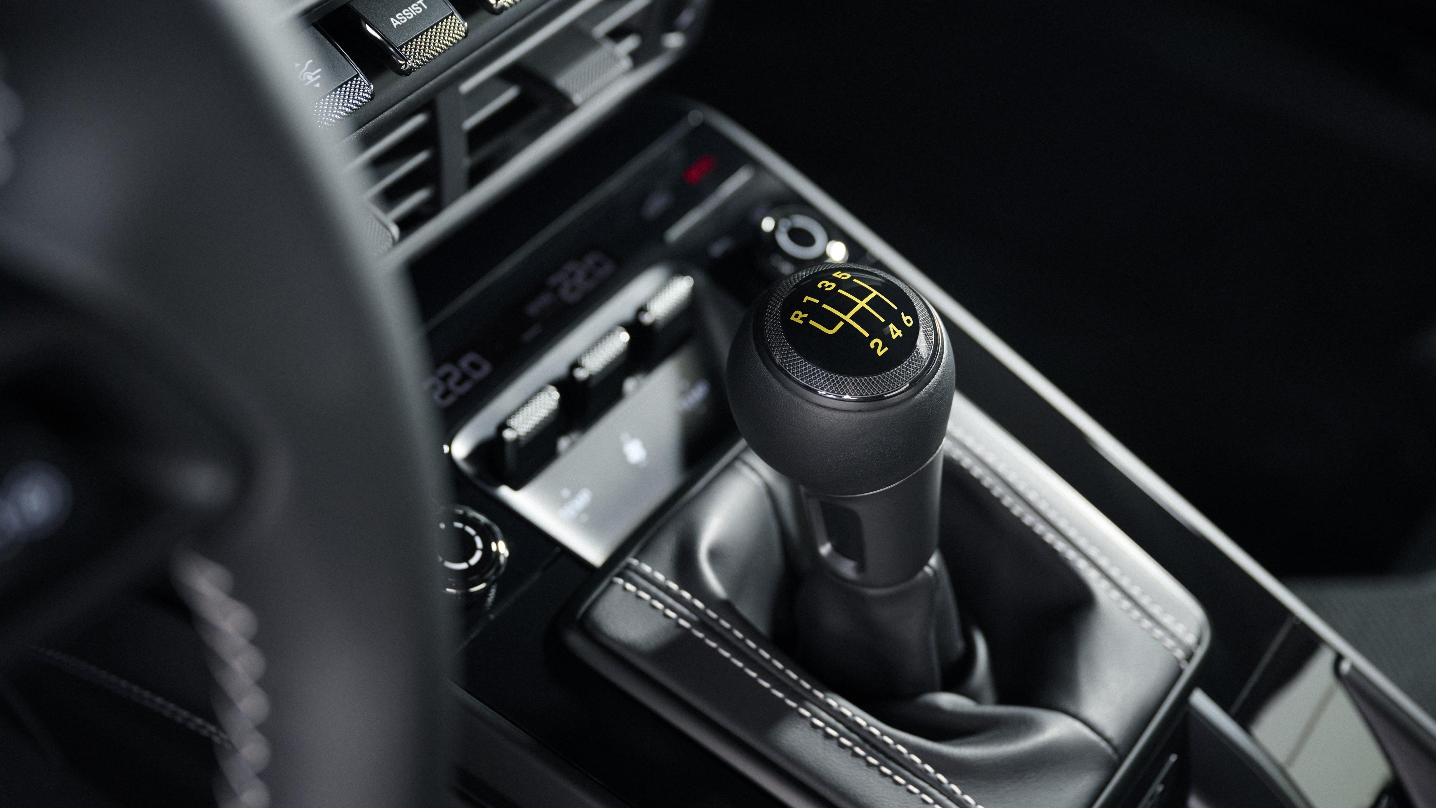 Video: Porsche Says U.S. Buyers Are Saving the Manual 911