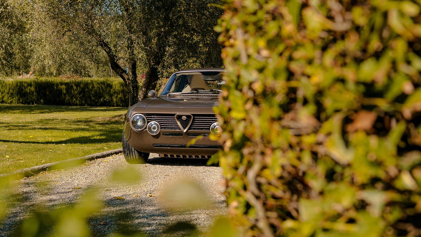 Alfa Romeo Giulia Restomod Is A 640-HP Italian Beauty Alfa Romeo Giulia Restomod Is A 640-HP Italian Beauty