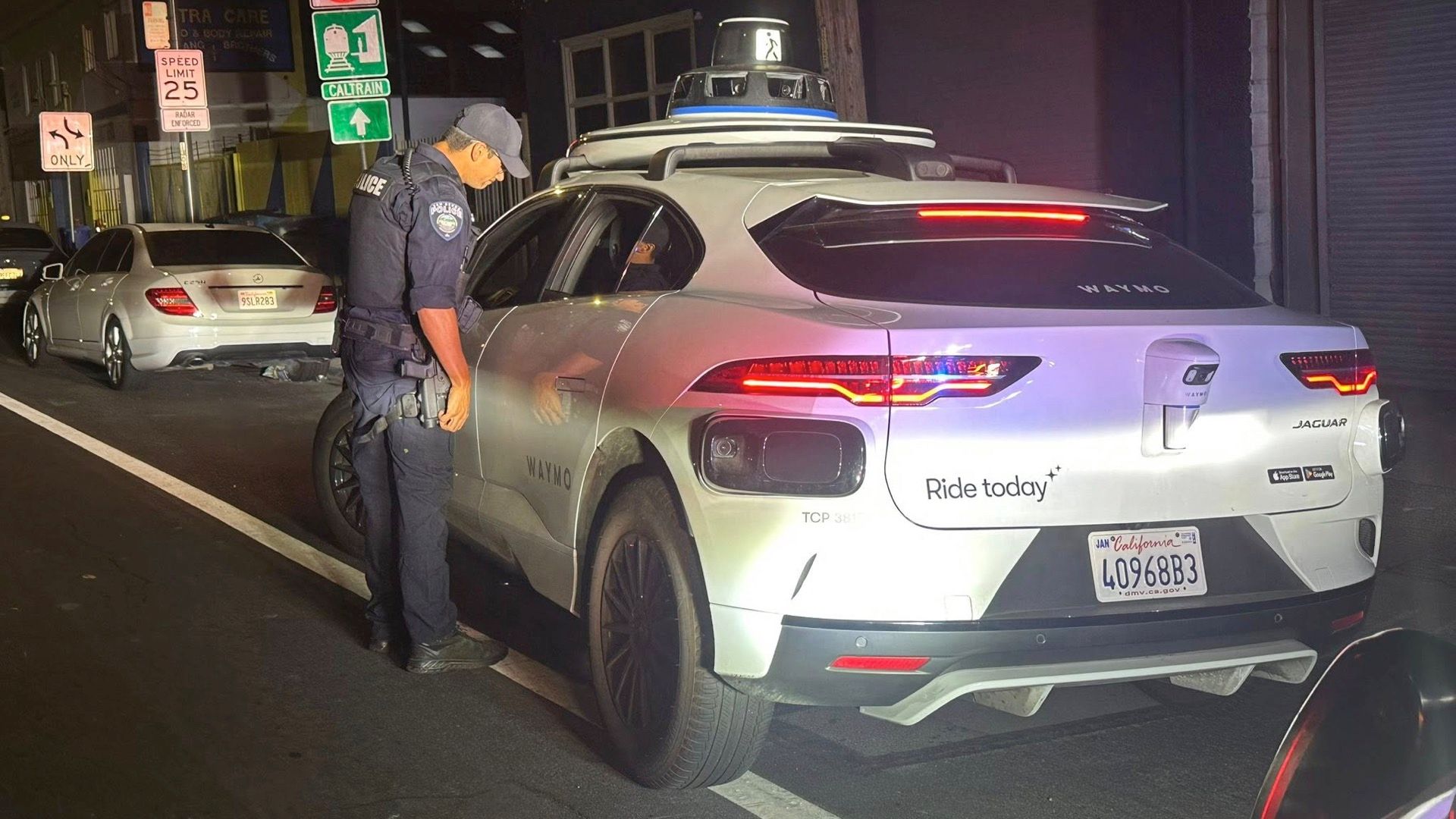 California Cops Foiled By Driverless Waymo That Pulled An Illegal U-Turn