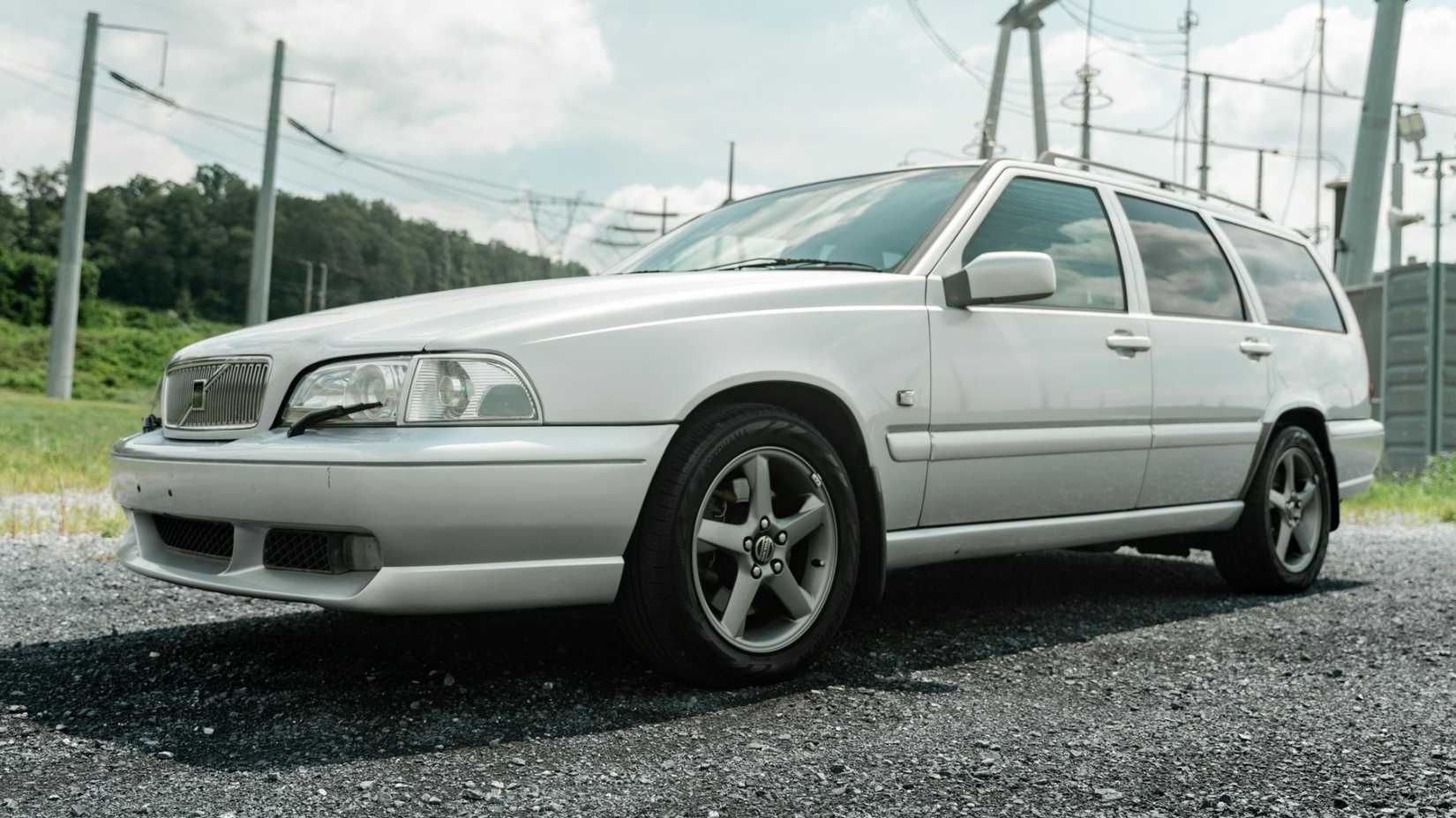 Volvo V70 R The Turbocharged Five Cylinder Sports Wagon volvo-v70-r-the-turbocharged-five-cylinder-sports-wagon