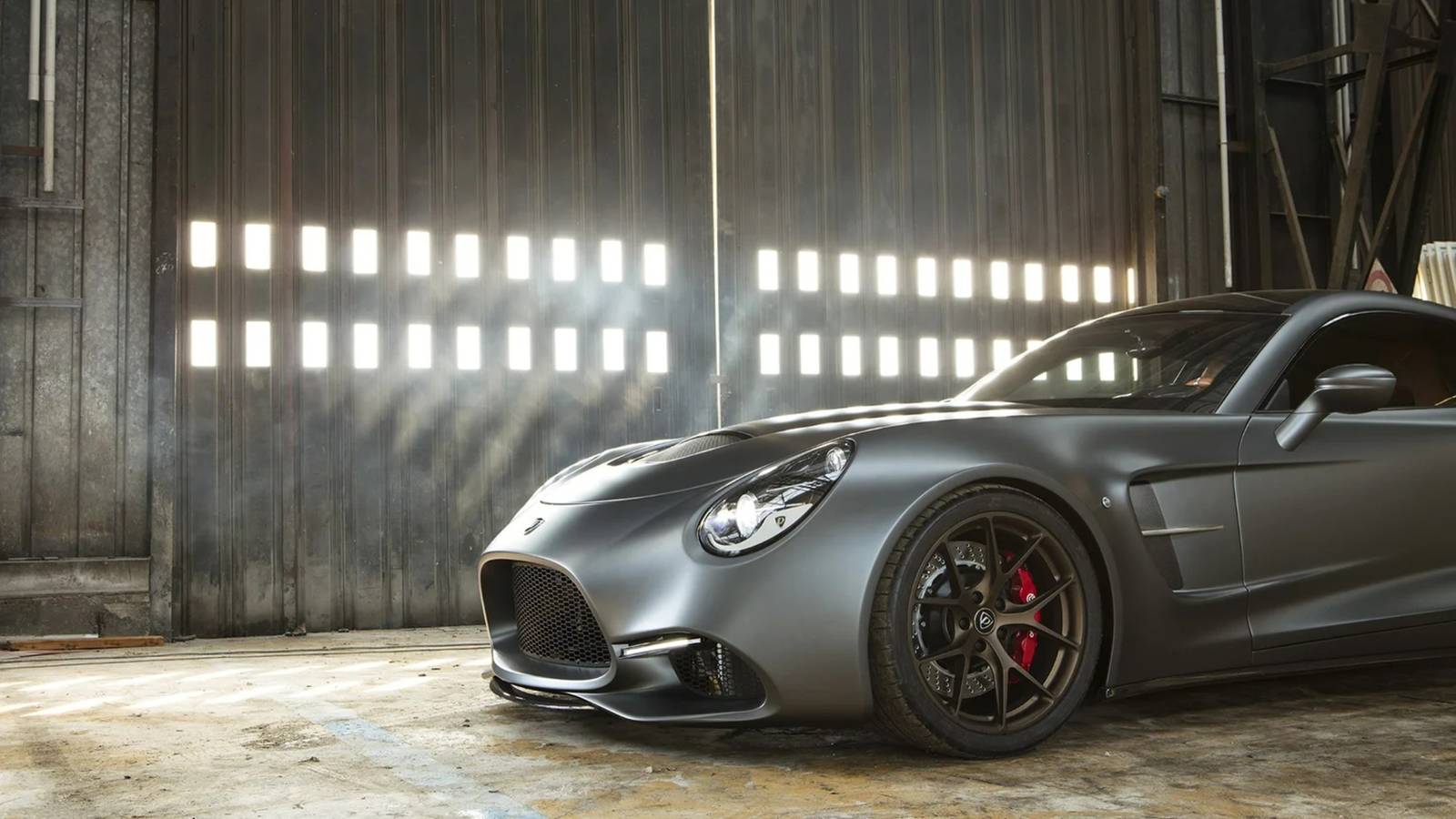 Italy's 965-Horsepower Hybrid Grand Tourer Used A Supercharged Coyote V8
