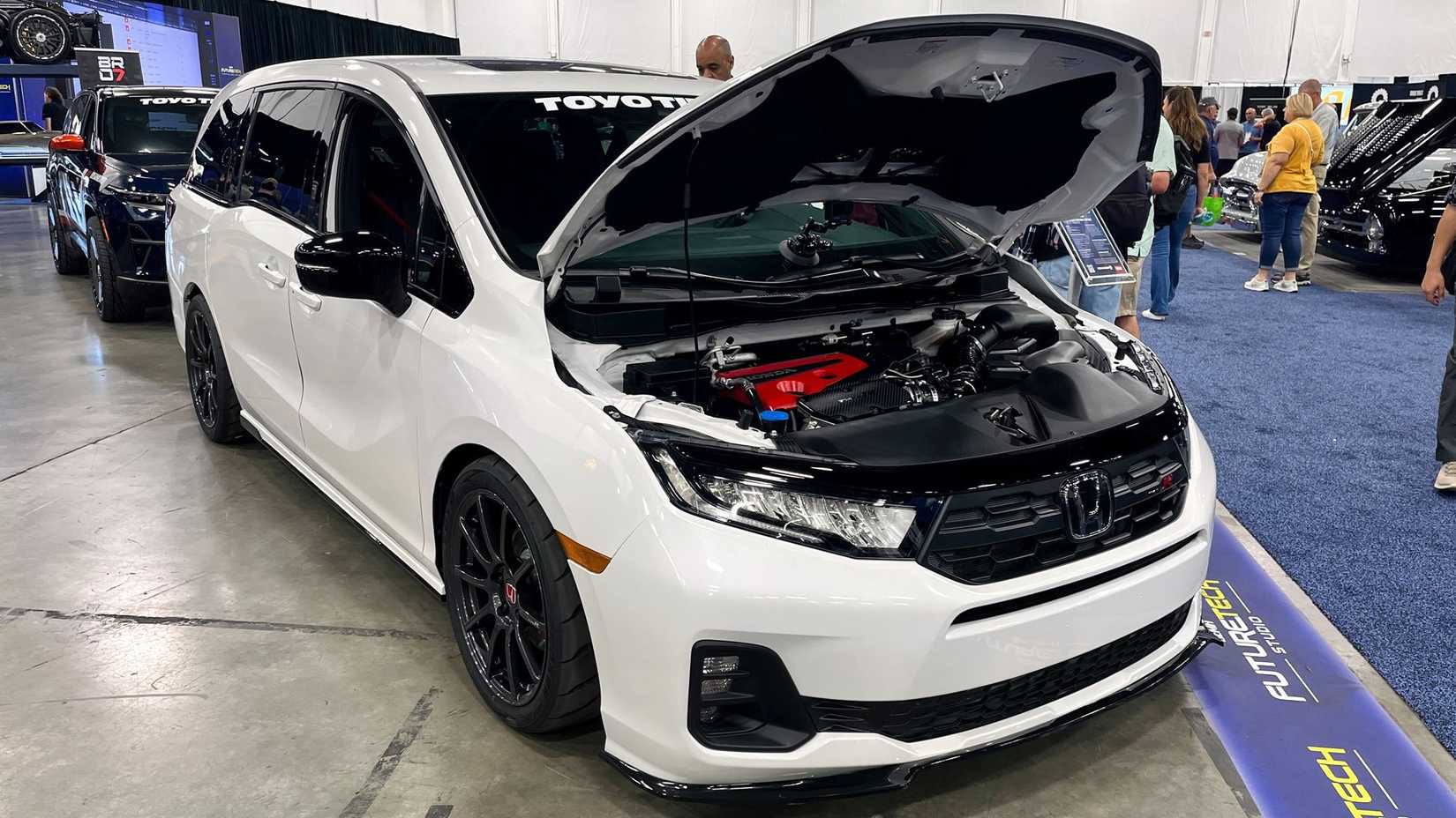 Honda Odyssey Type R SEMA Build Has 550 Horsepower And A Manual ...