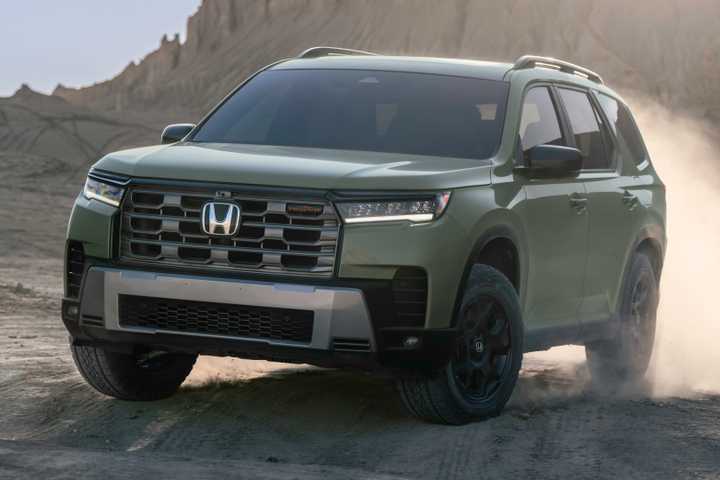 2026 Honda Pilot Trailsport Exterior front 3/4