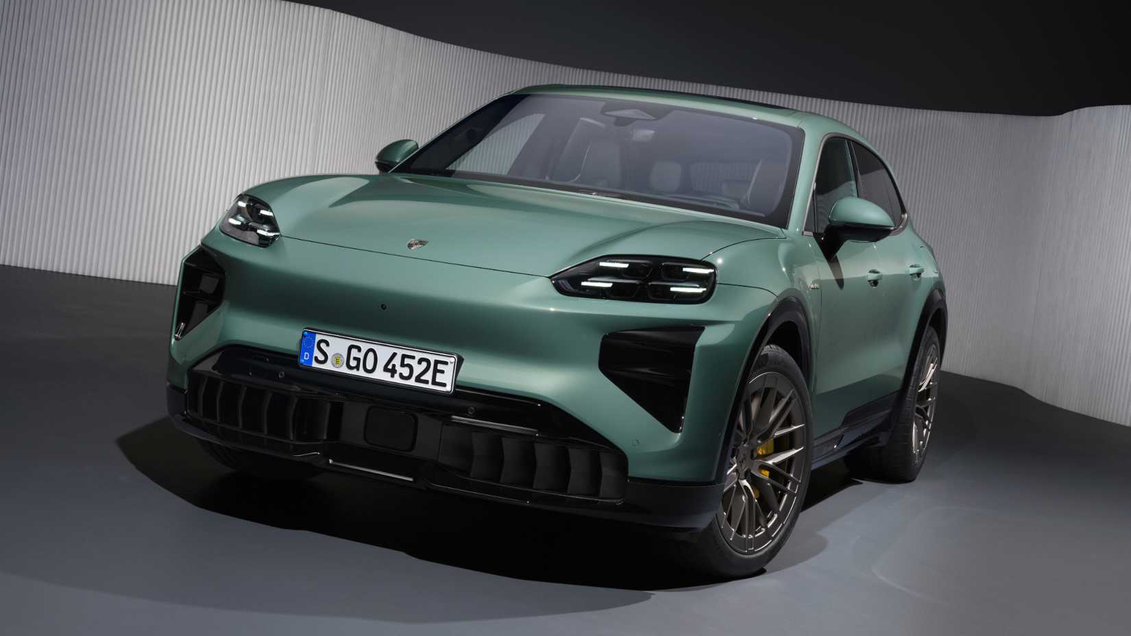 2026 Porsche Cayenne Electric Debuts With 1 139 HP And 400 KW Charging 2026-porsche-cayenne-electric-debuts-with-1-139-hp-and-400-kw-charging