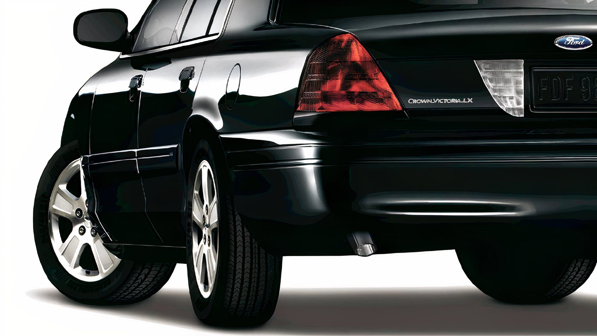 Ford Crown Victoria vs Mercury Grand Marquis vs Lincoln Town Car: Which Luxury Sedan Wins?