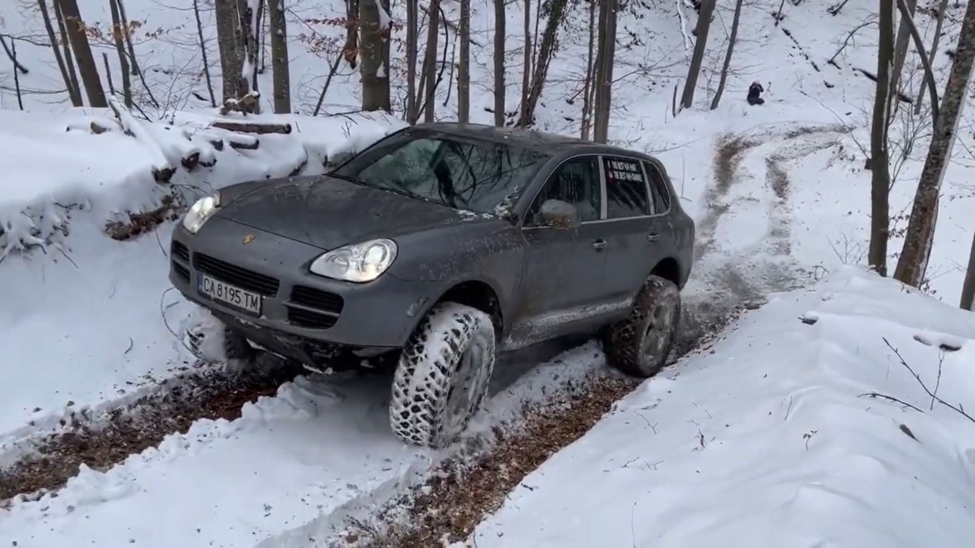 The First-Gen Porsche Cayenne Is An Off-Road Master With Minor Upgrades